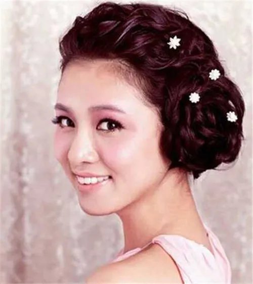 学习新娘盘头多少钱 新娘盘头造型有哪些