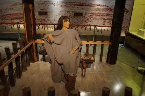 探寻新疆楼兰美女古尸，3800年的干尸，为何竟可以保持的就像刚睡下一样？