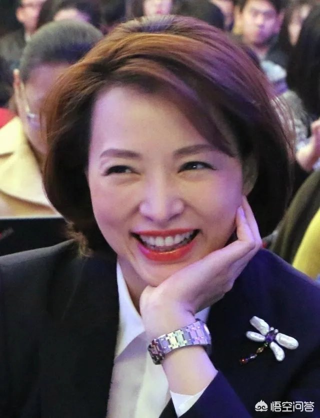 如何评价董卿的长相？