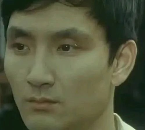 杜玉明和计春华对比照：杜玉明年轻时的照片（图）