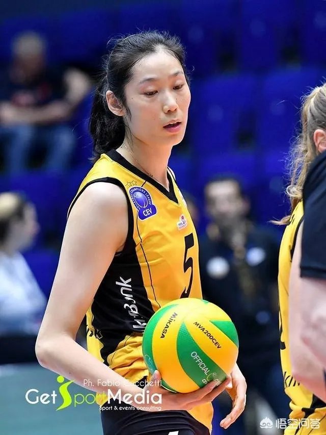 如果朱婷下赛季将回国落户天津参加排超联赛,与李莹盈双剑合璧,对此你期待吗?