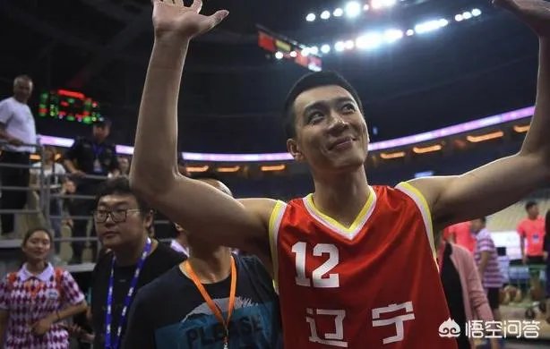 辽篮队长杨鸣正式宣布退役，如何评价杨鸣的职业生涯？