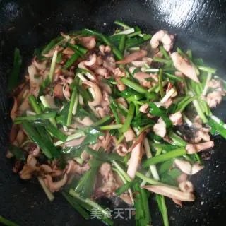 鱿鱼炒韭菜