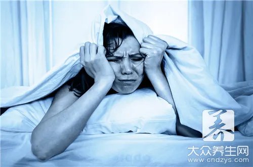 晚上睡不着觉啥原因_晚上总是睡不着是什么原因