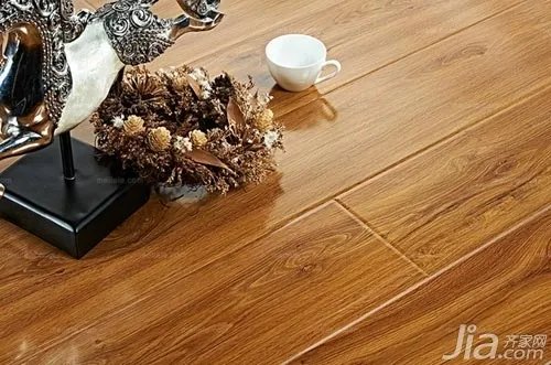 2018最新地板报价 强化复合地板的价格表