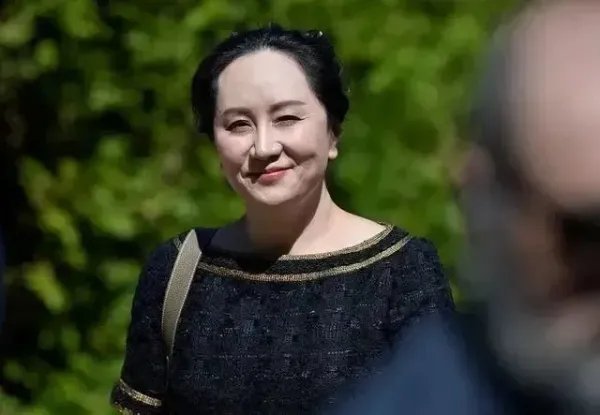 孟晚舟电子镣铐解除后留下淤青，孟晚舟能够回国有多不易？