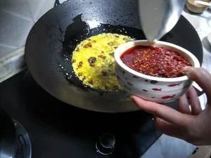 重庆火锅底料的做法是怎样的?