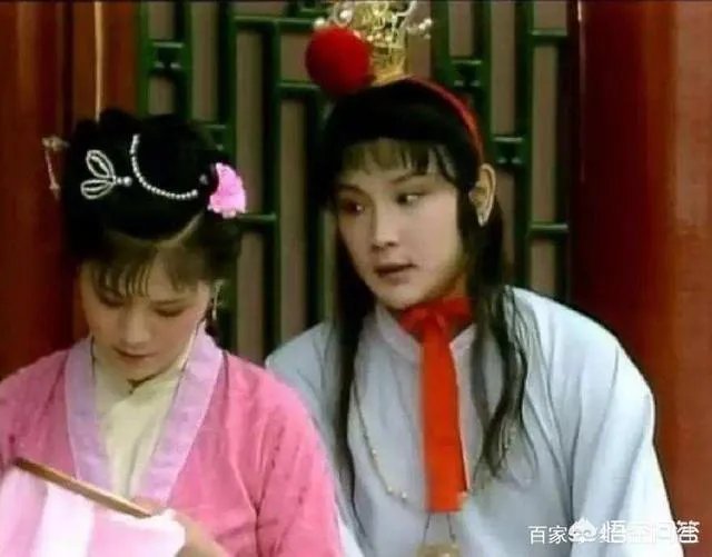 贾宝玉和蒋玉菡互换了什么礼物?宝玉换来的礼物给谁了?