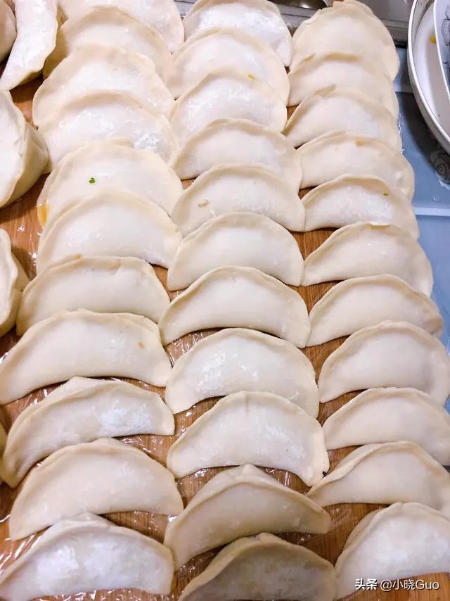 芹菜猪肉馅水饺的做法步骤图，怎么做好吃？