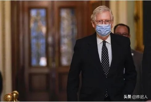拜登上台后,特朗普进不进监狱,美国乱的一样吗?