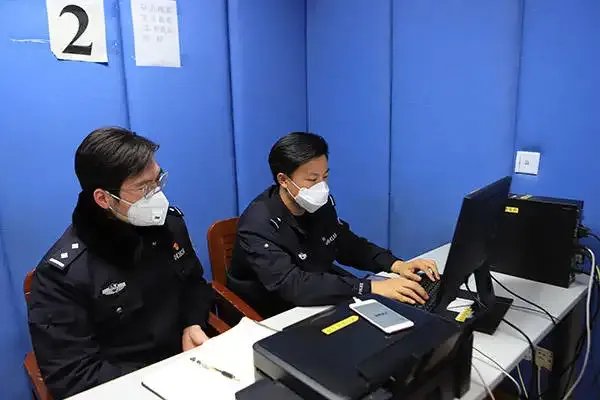 唐山警方接警28分钟后才赶到现场,为何办案民警如此拖沓?