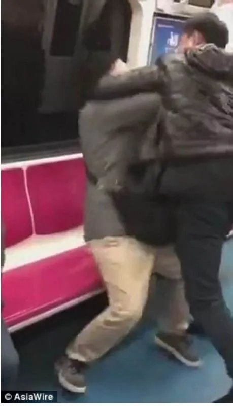 为什么说北京地铁打架丢人到国外了？