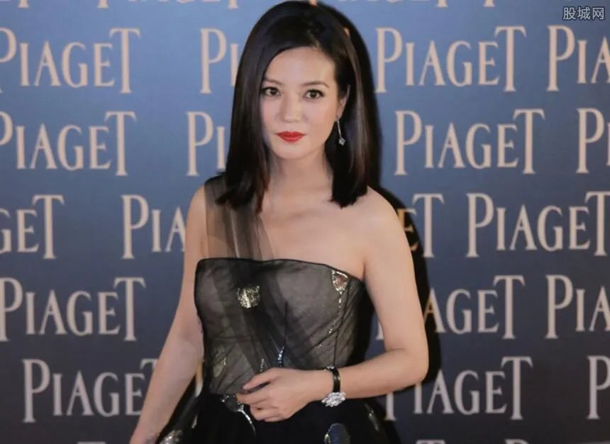 赵薇妈妈曝光 母女两人神似姐妹照片曝光