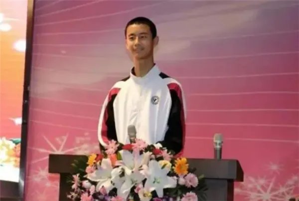 14岁上清华的学生曾考试放水:不想自己一直霸占第一