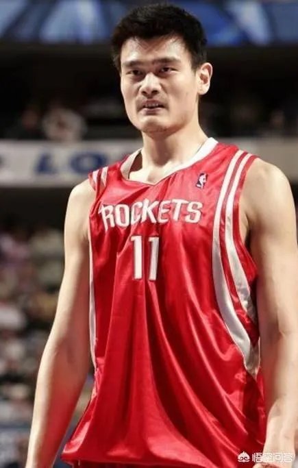 姚明入选名人堂,他在NBA历史上能排第几?