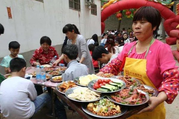 贵州一村立村规:红白事只能三菜一汤,那不够吃怎么办?