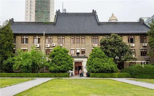 南京婚纱摄影工作室有哪些 南京婚纱外景基地哪里好
