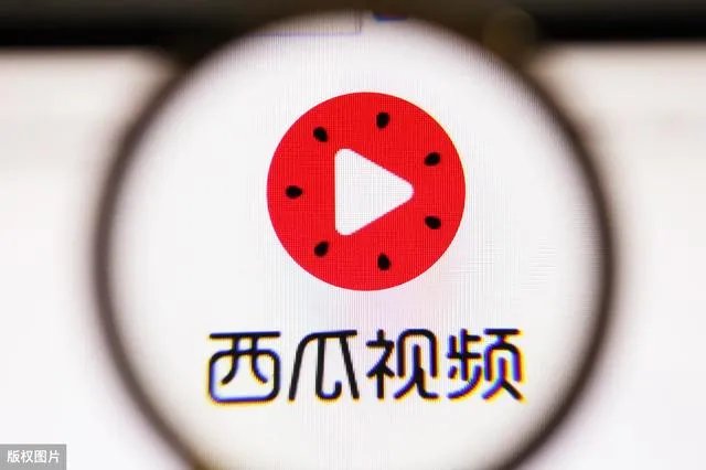 大家看看录的视频怎么有宽影布,怎么去掉?