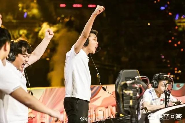 王者荣耀职业选手QGhappy猫神发微博回击外界的质疑“内定交易”，你怎么看？