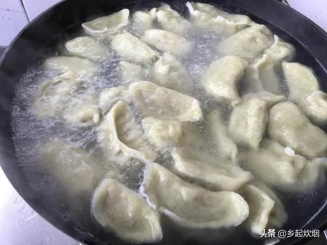 芹菜猪肉馅水饺的做法步骤图，怎么做好吃？