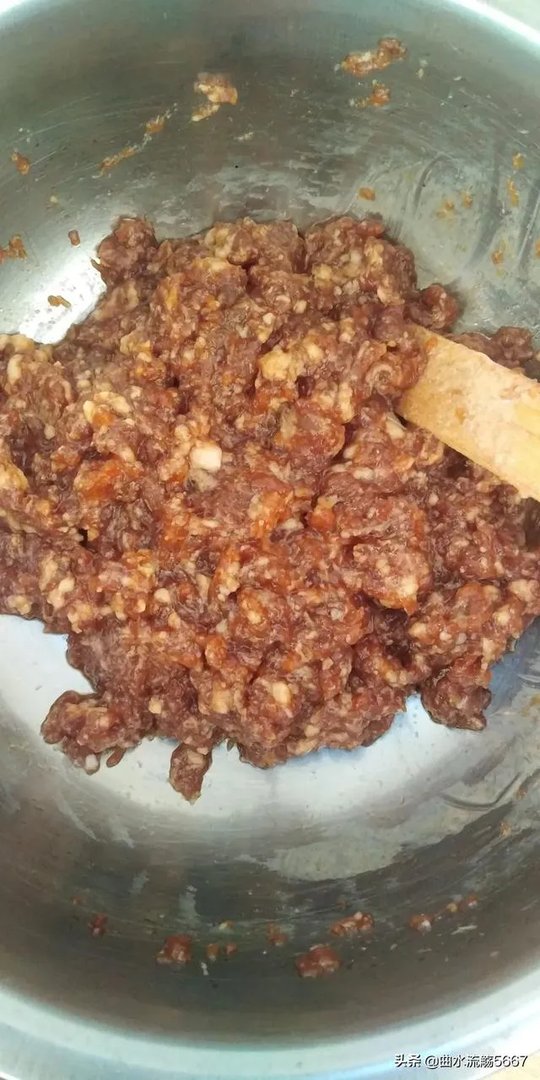 芹菜猪肉馅水饺的做法步骤图，怎么做好吃？