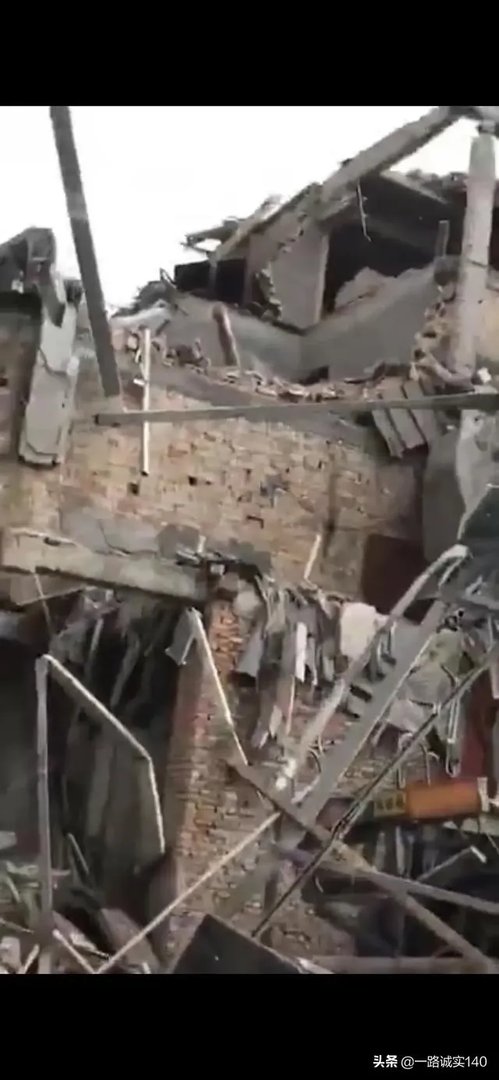 如何理解交警称温岭槽罐车爆炸系单车事故?未与任何车辆接触的情况下,槽罐车为什么会发生爆炸?