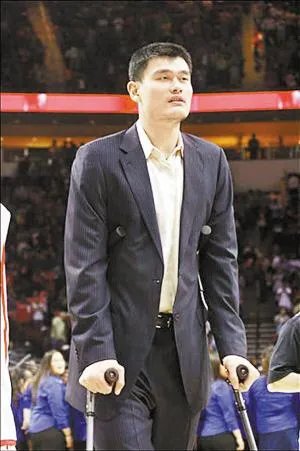 姚明入选名人堂,他在NBA历史上能排第几?