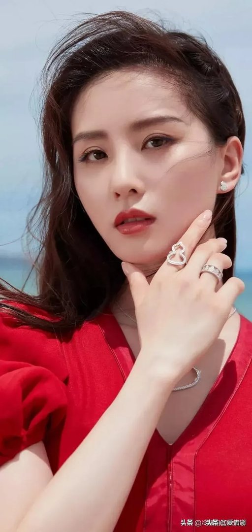 有没有好看的手机高清美女壁纸?