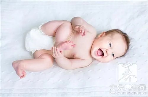 满四个月宝宝发育标准是什么?