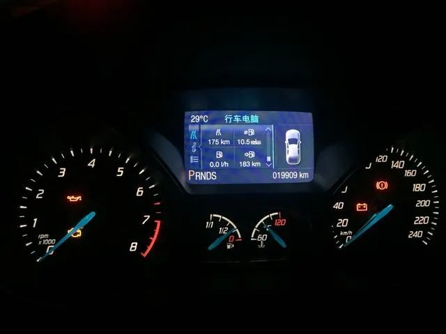福克斯油耗大概有多少,性价比如何?