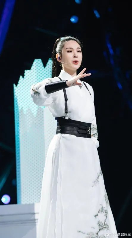 为何程莉莎参加《浪姐2》，会毁了郭晓冬的事业？