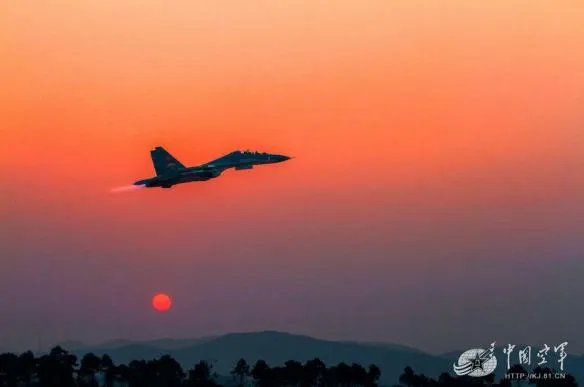 扬我国威！中国空军震撼大片：多型主力战机登场